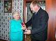 Сергей Путмин поздравил ветерана Леониллу Шеремет с наступающим Днем Победы